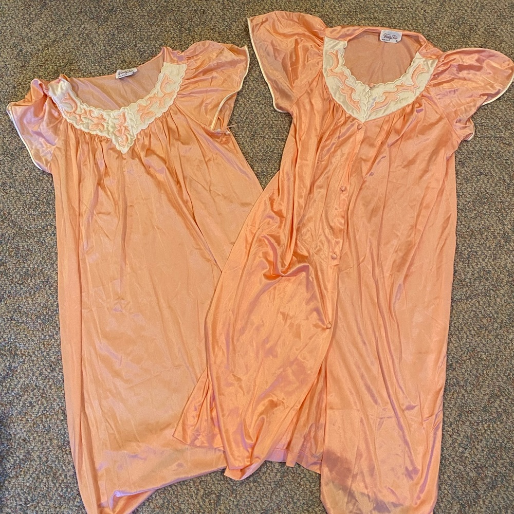 Vanity Fair Vintage Sleep Set Size Small